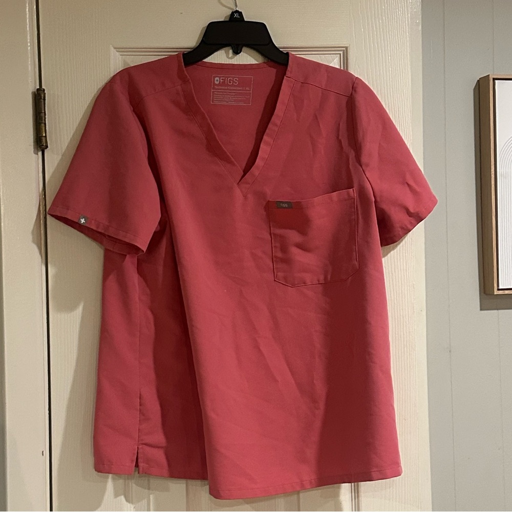 Figs XL Catarina scrub top Desert Rose
